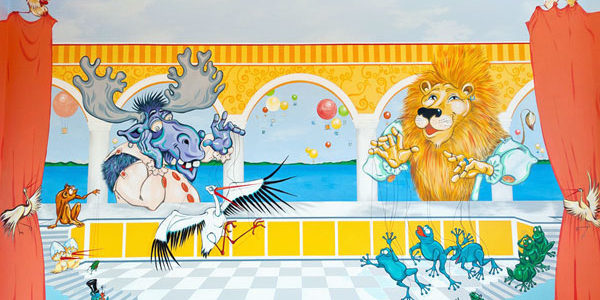 Hand-painted Mural “Animal Amphitheater” Hand-painted Mural "Animal Amphitheater"